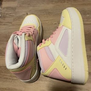 Size 7 multi color high top sneaker NWOT